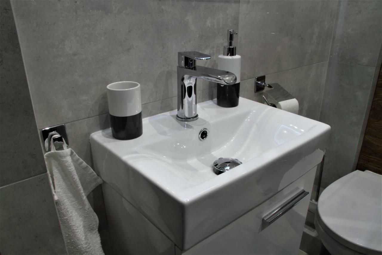 Apartament H&P Gold Appartamento Varsavia Esterno foto